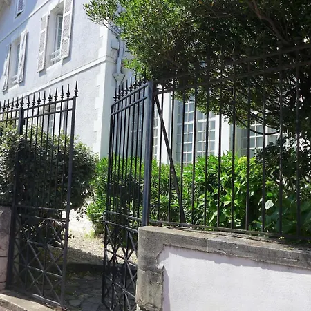 Aramis Apartment